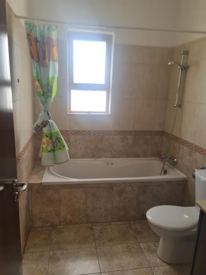 Apartament Top Floor 1 Bdrm Aprtrmnt Dromolaxia Zewnętrze zdjęcie