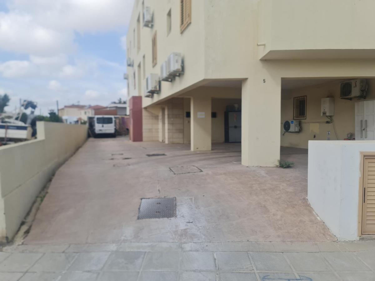Apartament Top Floor 1 Bdrm Aprtrmnt Dromolaxia Zewnętrze zdjęcie