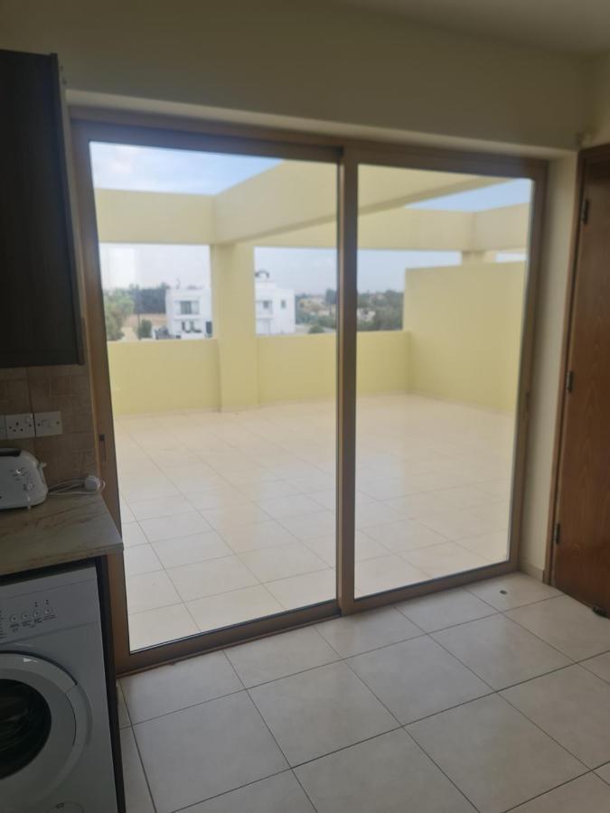 Apartament Top Floor 1 Bdrm Aprtrmnt Dromolaxia Zewnętrze zdjęcie